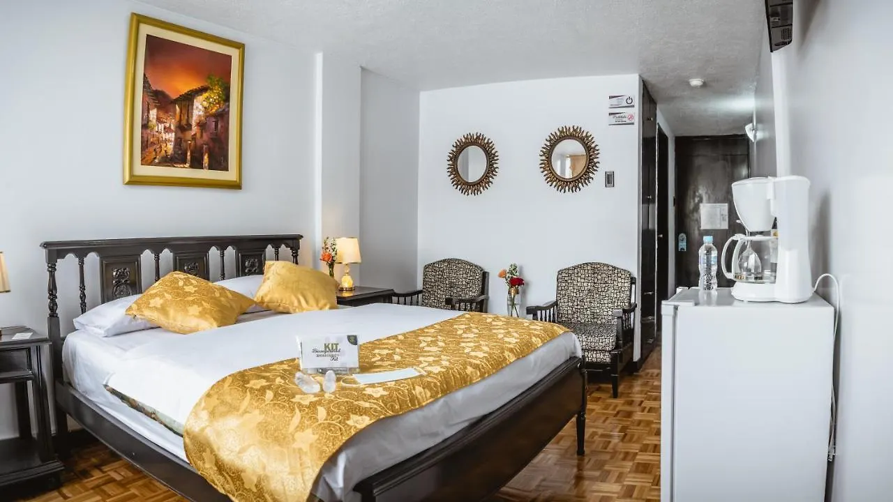 ***  Val Hotel Santamaria Quito Ecuador