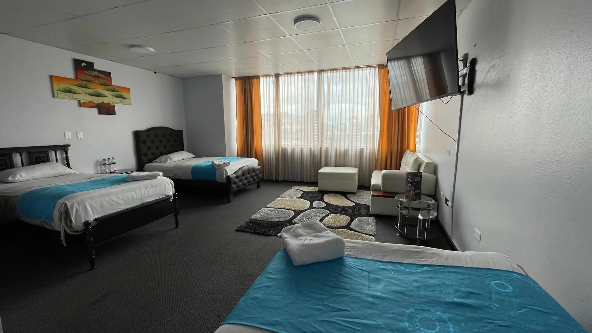 Val Hotel Santamaria Quito 3*,